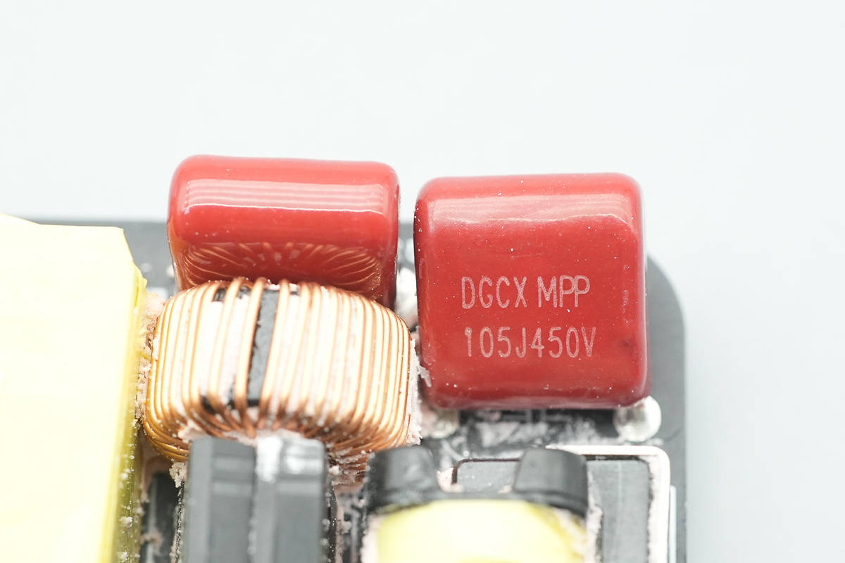 支援APP跨端查詢一鍵管理，安克Prime 150W充電底座拆解