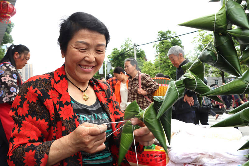 2025影像盤點 | 追逐光影 留住鄉愁——攝影師 李詩素