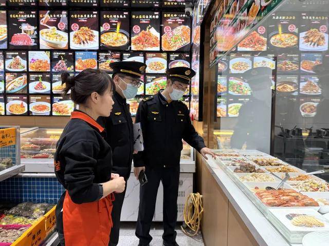 閔行夜查！上海禁令下仍有商家自制售賣生醃