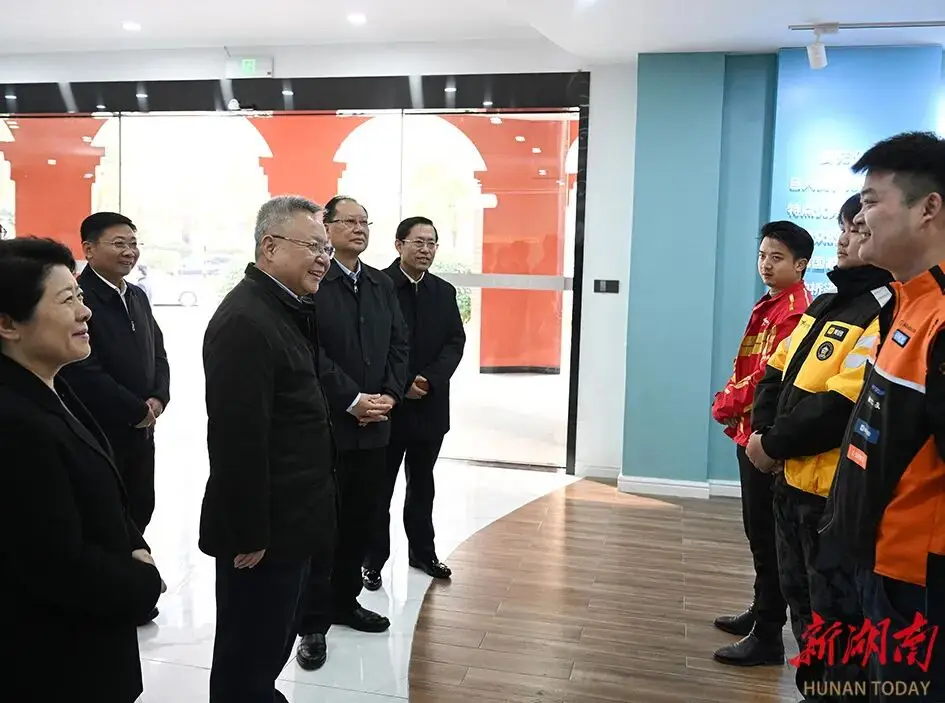 省委書記、省長，面對面聽取外賣、快遞小哥意見建議