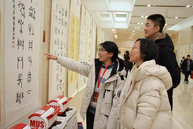 全國青少年甲骨文書法作品邀請展開幕