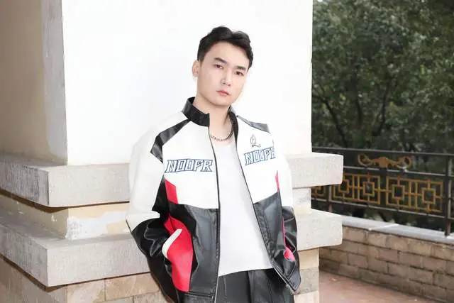 rookie：模特新锐，以汗水雕刻镜头锋芒